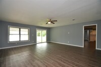 7311 Bridle Path Dr in Houston, TX - Building Photo - Building Photo