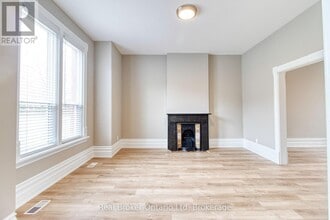 944 5th Ave E in Owen Sound, ON - Building Photo - Building Photo