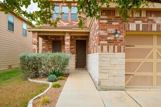9131 Canter Horse in San Antonio, TX - Foto de edificio - Building Photo