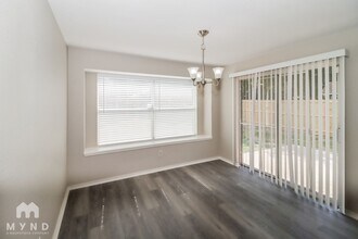 4961 Briar Oaks Ln in Grand Prairie, TX - Building Photo - Building Photo