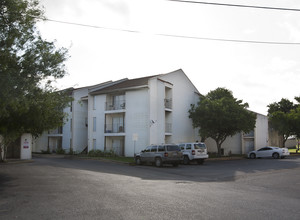 Park Place Apartments in Harlingen, TX - Building Photo - Building Photo