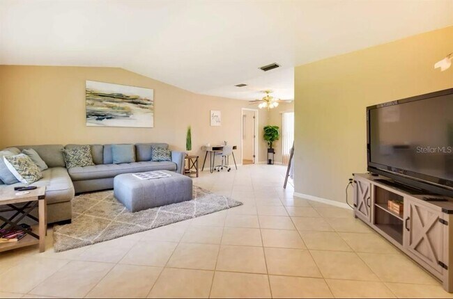 1342 Eagle St in Port Charlotte, FL - Building Photo - Building Photo