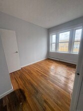 335 Wells St, Unit 24 in Bridgeport, CT - Foto de edificio - Building Photo