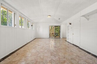 327 N Avon St in Burbank, CA - Building Photo - Building Photo