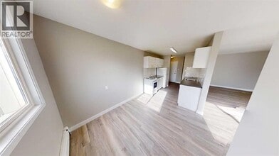 10105-10107 107 Ave in Grande Prairie, AB - Building Photo - Building Photo