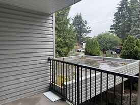 501 Sixth St in Nanaimo, BC - Building Photo