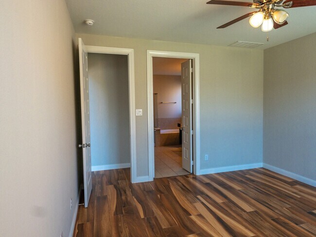 2927 Overbrook Meadow Ln