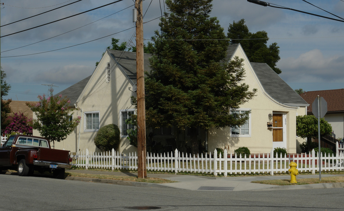 335 Martha St in San Jose, CA - Foto de edificio