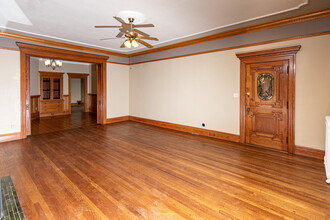 2836 E Belleview Pl in Milwaukee, WI - Building Photo - Building Photo