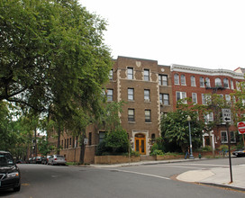 1875 Mintwood Pl NW in Washington, DC - Building Photo - Building Photo