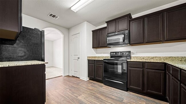 648 Yearwood Ln in Jarrell, TX - Building Photo - Building Photo