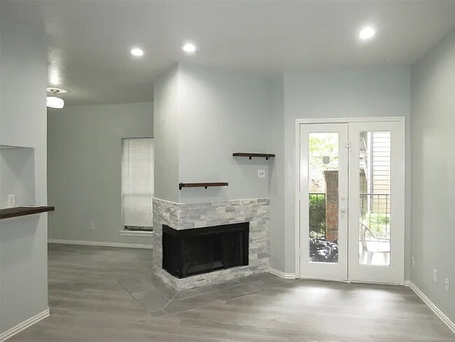property at 4715 N Galloway Ave