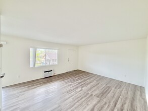 111 N Lincoln Ave, Unit K in Monterey Park, CA - Foto de edificio - Building Photo