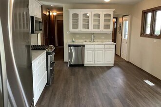 16401 Sherwood Dr in Orland Park, IL - Building Photo - Building Photo