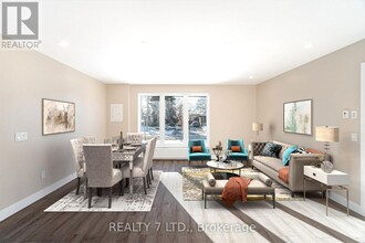 25 Templar Dr in Toronto, ON - Building Photo - Building Photo