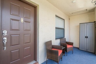 7178 Golf Colony Ct-Unit -202 in Greenacres, FL - Building Photo - Building Photo