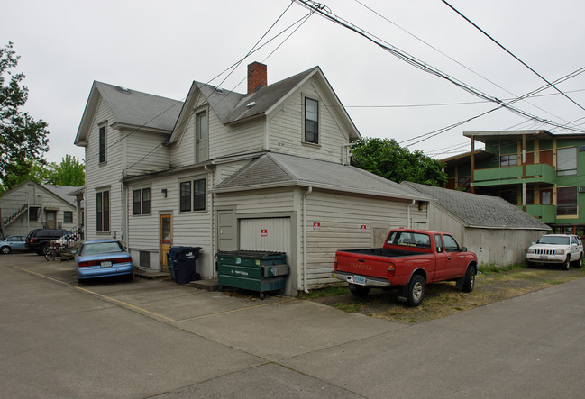 1458 1/2 Pearl St in Eugene, OR - Building Photo - Building Photo