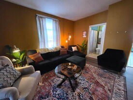 135 Delmar Ave in Cincinnati, OH - Building Photo