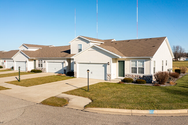 Woodland Creek Townhomes - Saginaw, MI photo'