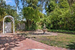 3031 Flores St in San Mateo, CA - Building Photo