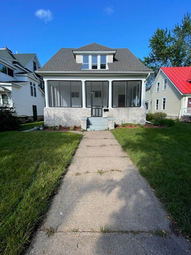 property at 406 15th St S