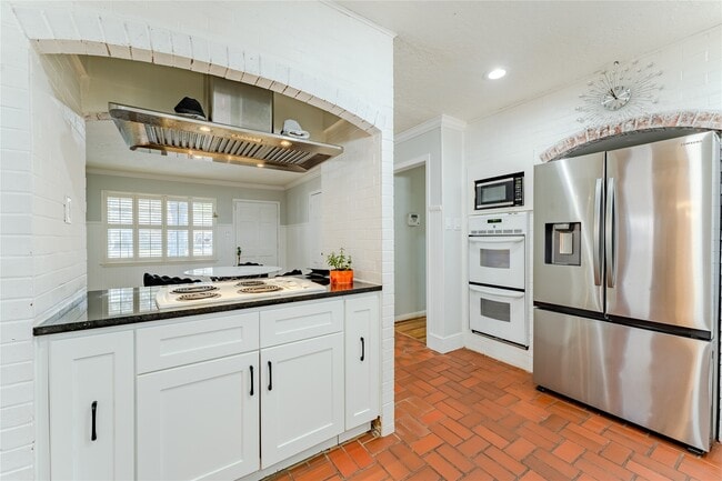 property at 11407 Iberia Dr