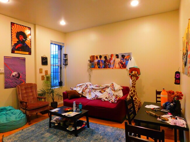2025 N Gratz St in Philadelphia, PA - Building Photo - Building Photo