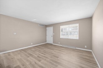 18 Manor Dr in Collinsville, IL - Building Photo - Building Photo