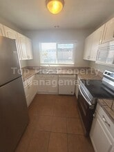 908 S Sunshine Ave in El Cajon, CA - Building Photo - Building Photo