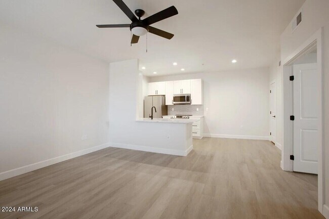 20707 N 67th Ave-Unit -B2 in Glendale, AZ - Building Photo - Building Photo