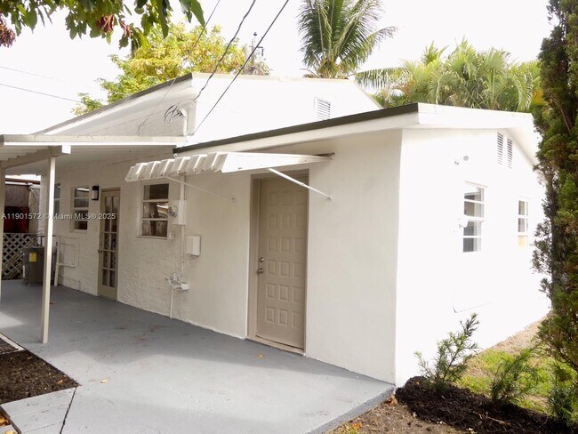 3429 NW 5th St in Miami, FL - Building Photo - Building Photo