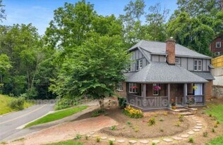 30 Caledonia Rd in Asheville, NC - Building Photo