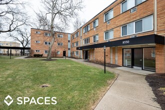 8544 Niles Center Rd in Skokie, IL - Building Photo - Building Photo