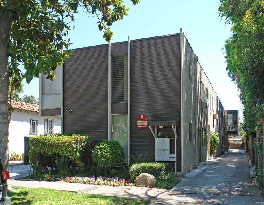 522 N Sweetzer Ave in Los Angeles, CA - Building Photo