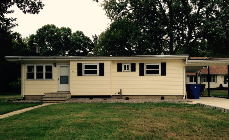 9 Chestnut Hill Dr in Toms River, NJ - Building Photo