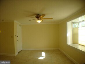 806 S Arlington Mill Dr-Unit -103 in Arlington, VA - Building Photo - Building Photo