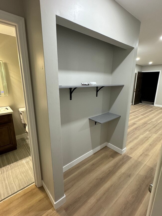 706 W 1st Ave, Unit 5 in La Habra, CA - Building Photo - Building Photo
