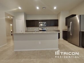 31043 W Mitchell Dr in Buckeye, AZ - Building Photo - Building Photo