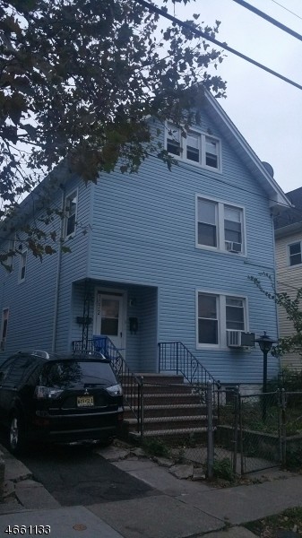 1070-1072 Bond St in Elizabeth, NJ - Building Photo