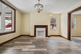 2327 Maple Ave in Pittsburgh, PA - Foto de edificio - Building Photo