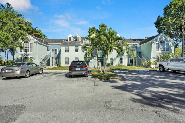 1215 Crystal Way in Delray Beach, FL - Building Photo - Building Photo