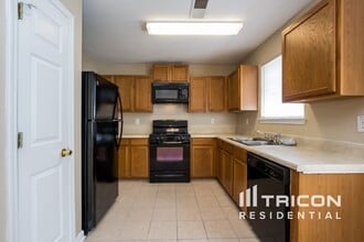 3185 Lower Creek Dr in Douglasville, GA - Building Photo - Building Photo