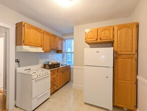 145 Summer St, Unit 3 in Somerville, MA - Building Photo - Building Photo