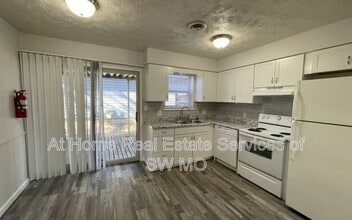 3339 E Linwood St in Springfield, MO - Building Photo - Building Photo
