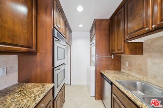 133 N Swall Dr in Beverly Hills, CA - Building Photo - Building Photo