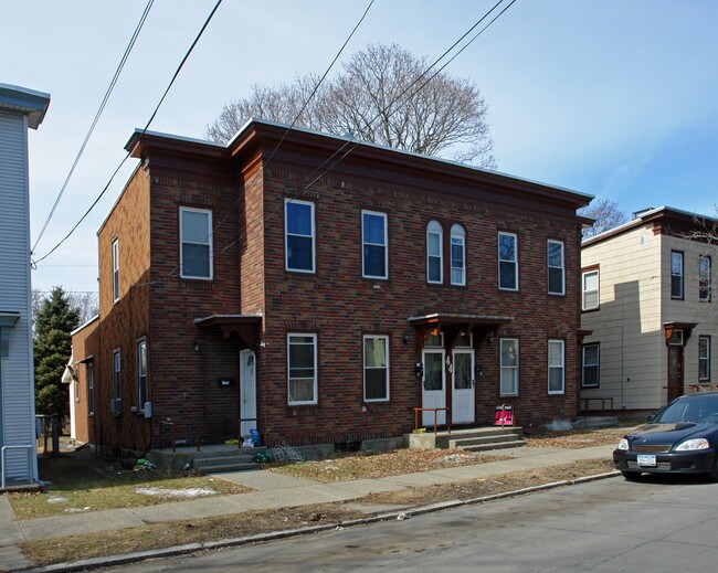 44 Garner St in Cohoes, NY - Foto de edificio - Building Photo