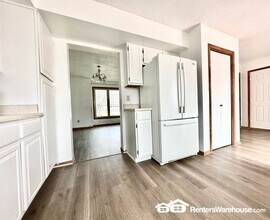 2048 Walnut St in West Des Moines, IA - Building Photo - Building Photo