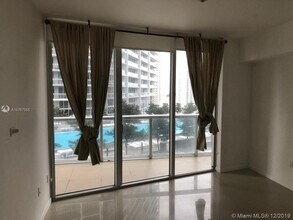 475 Brickell Ave, Unit 610 in Miami, FL - Foto de edificio - Building Photo