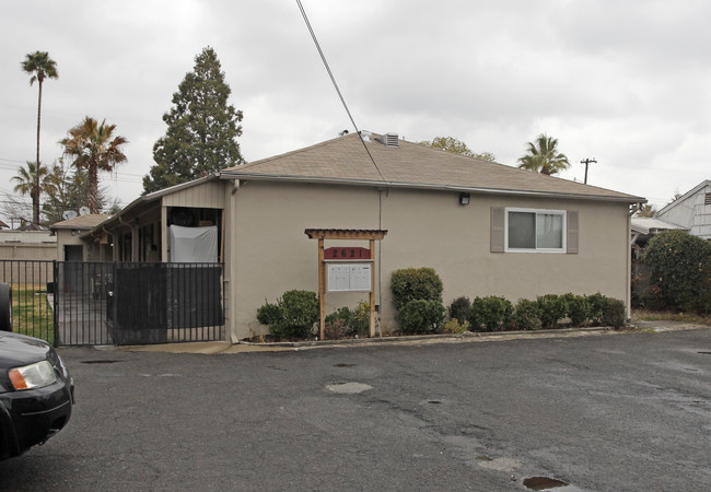 2621 Edison Ave in Sacramento, CA - Foto de edificio - Building Photo