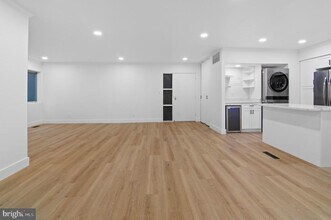 25 Stonehenge Cir in Baltimore, MD - Building Photo - Building Photo